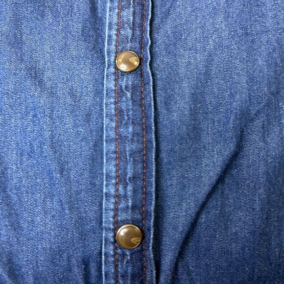 Pendleton Shirt Womens Petite Medium Denim Blue Jean Pearl Snap Button Down - Picture 7 of 12